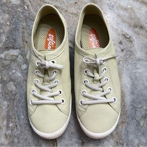 SOFTINOS Isla II Light Green Leather 900557-006 Women’s 36